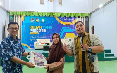Siapkan Generasi Emas di Era Digital, MAN 4 Jombang PP. Mamba’ul Ma’arif Gelar Kuliah Umum Prodistik