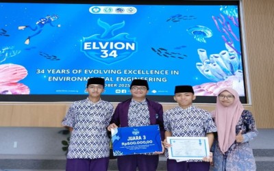 Tim MAN 4 Jombang PP. Mamba’ul Ma’arif Raih Juara 3 Lomba Karya Tulis Ilmiah se-Jawa Timur