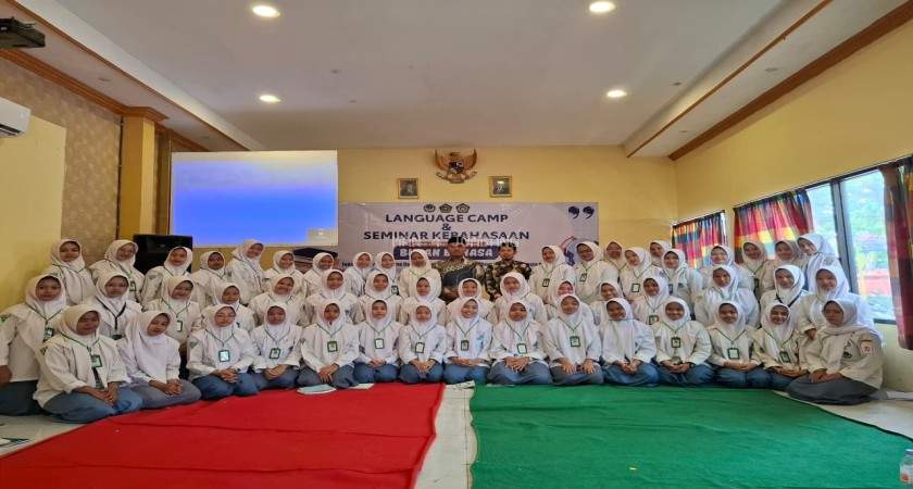 MAN 4 Jombang PP. Mamba’ul Ma’arif Gelar Pekan Bahasa, Asah Talenta Siswa dalam Kebahasaan