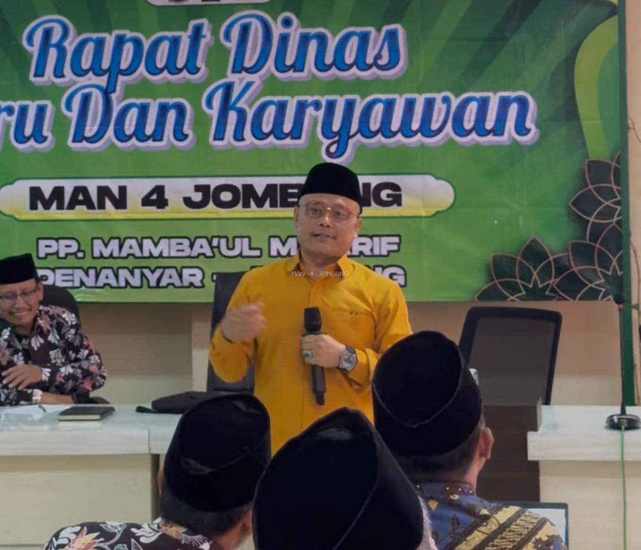 Bina GTK MAN 4 Jombang PP. Mamba’ul Ma’arif, Imam Bukhori: Kuatkan Adab di Atas Ilmu demi Keberkahan
