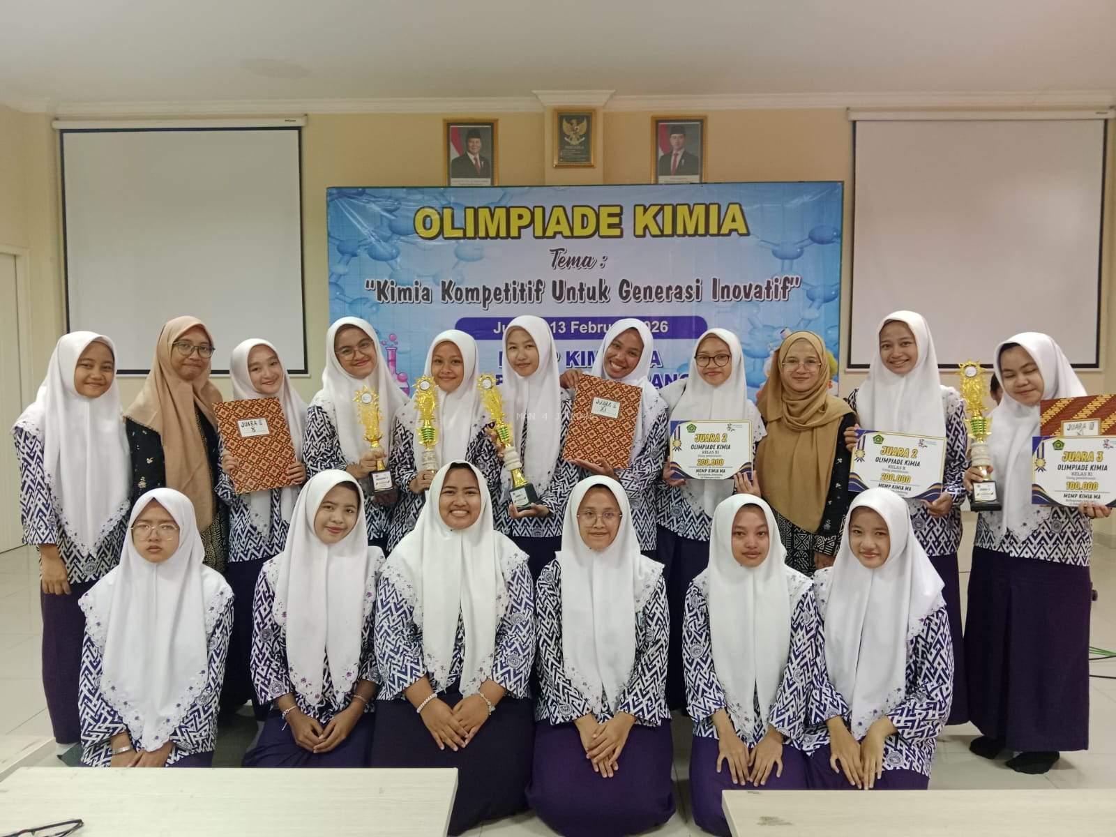 Saingi 349 Peserta, Tim Olimpiade Kimia MAN 4 Jombang Borong Juara Tingkat Kabupaten