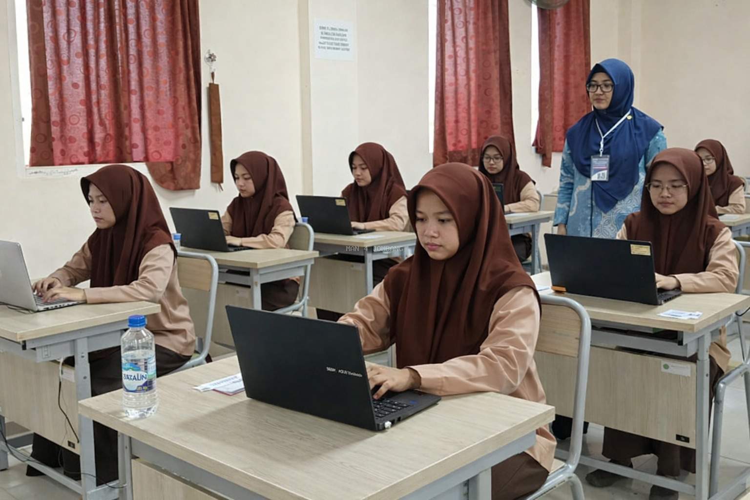 508 Murid Kelas XII MAN 4 Jombang Ikuti Ujian Madrasah Berbasis CBT