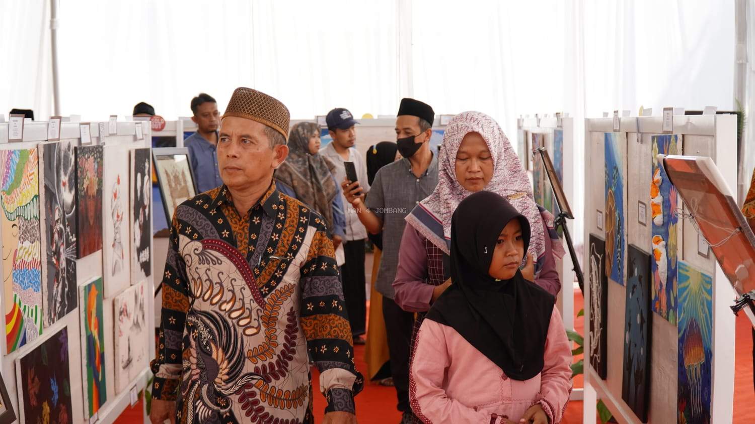 Pameran Karya Lukis MAN 4 Jombang, Panitia Sebut Antusiasme Wali Murid Lampaui Ekspektasi