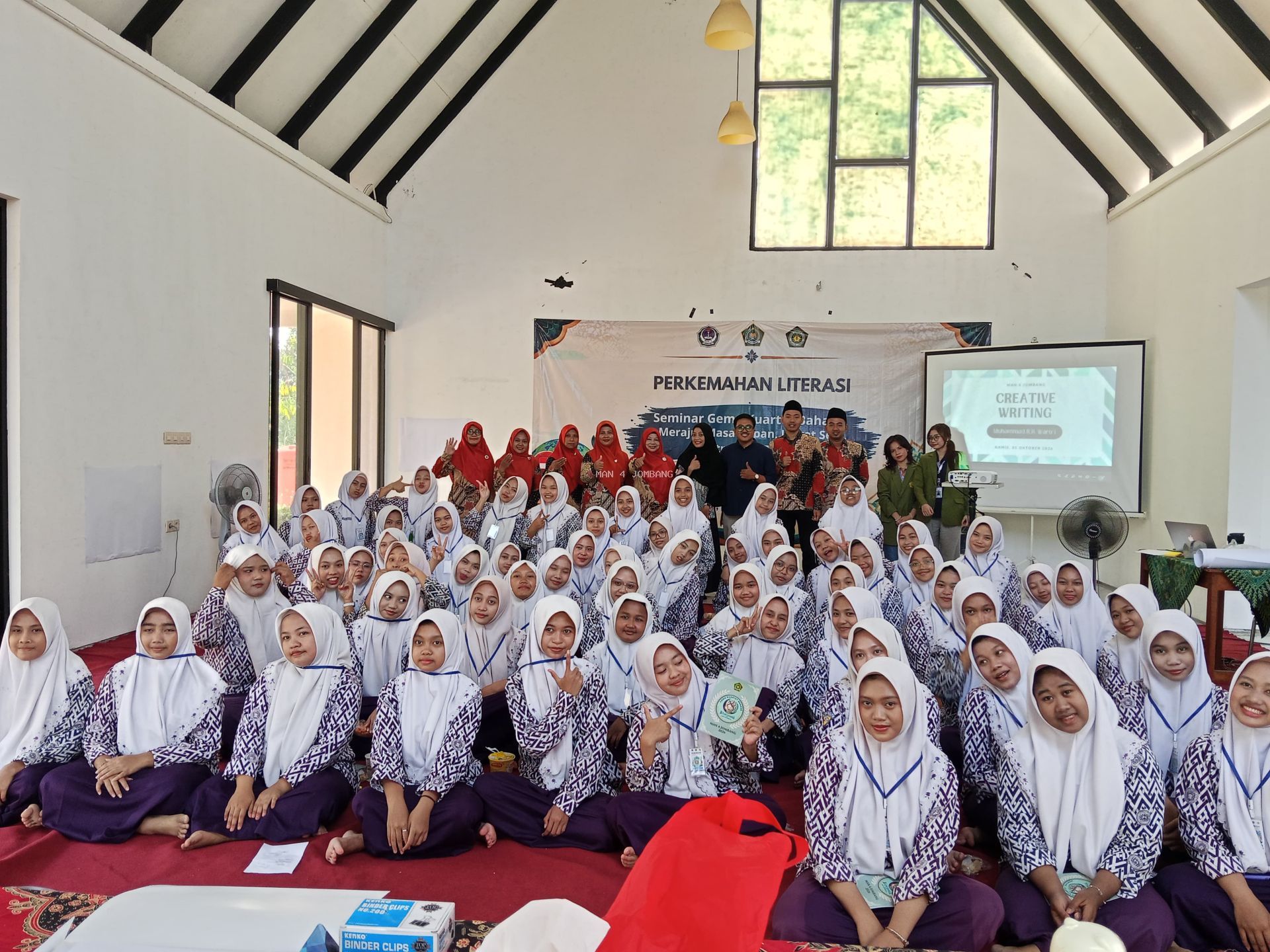 ​Kreatif dan Edukatif! Perkemahan Literasi MAN 4 Jombang Sukses Unjuk 4 Bahasa