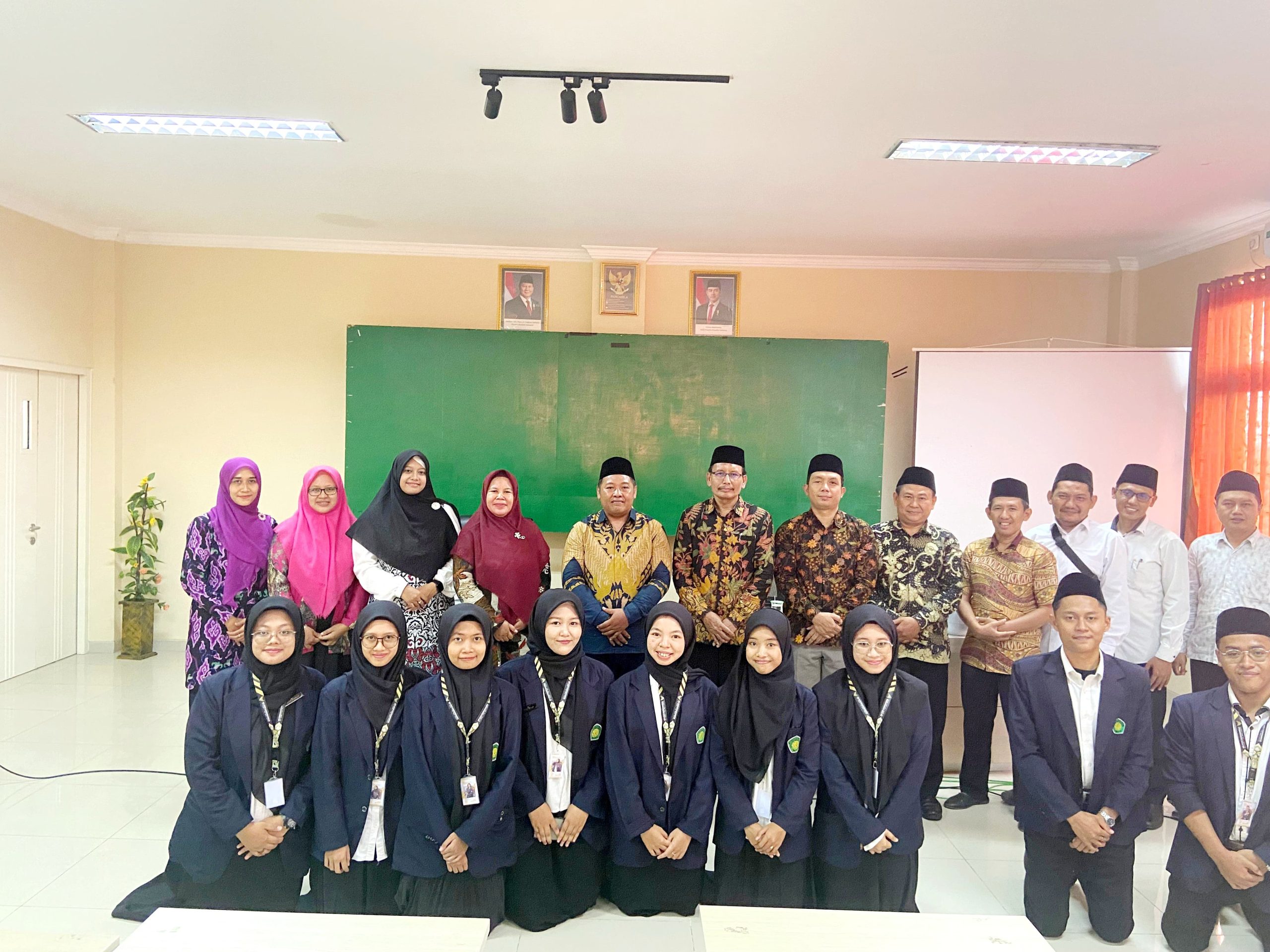 MAN 4 Jombang PP. Mamba’ul Ma’arif Lepas Mahasiswa Asistensi Mengajar UIN Maulana Malik Ibrahim Malang